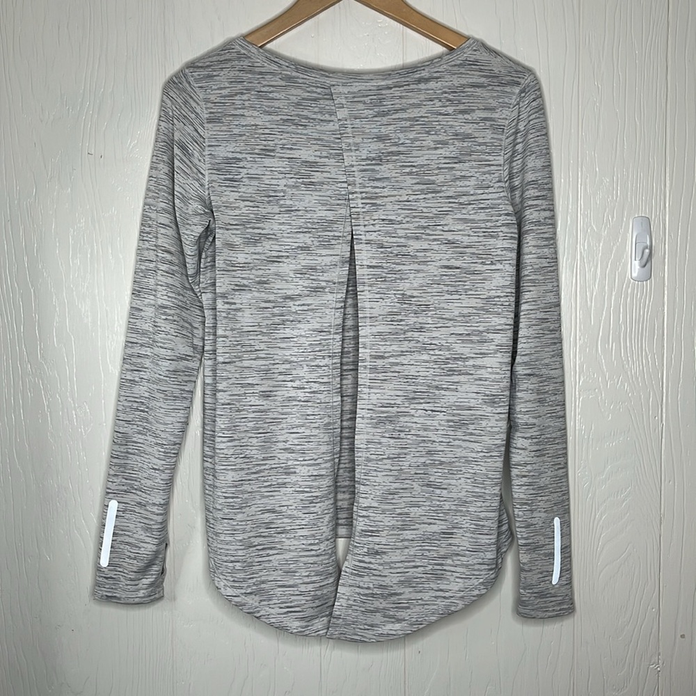 Zyia Active Ash Long Sleeve Split Open Back Top M - image 4